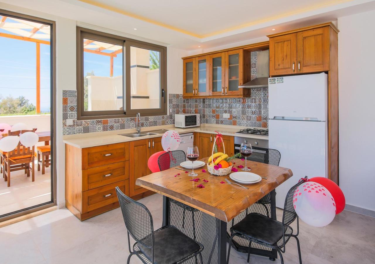 Villa 1 Sleeps 2 Honeymoon Isolated Infinity-Villa Orkide Uzumlu  Exterior photo